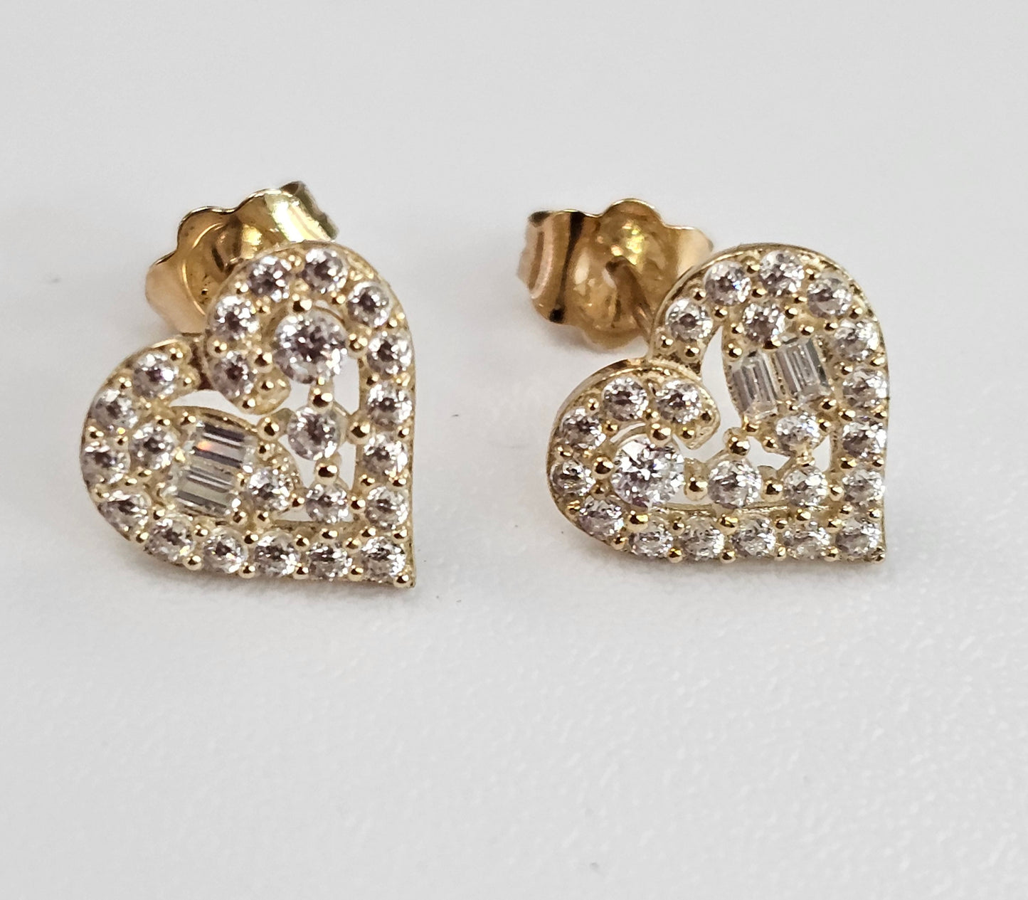 10kt Gold CZ Design Heart Earrings
