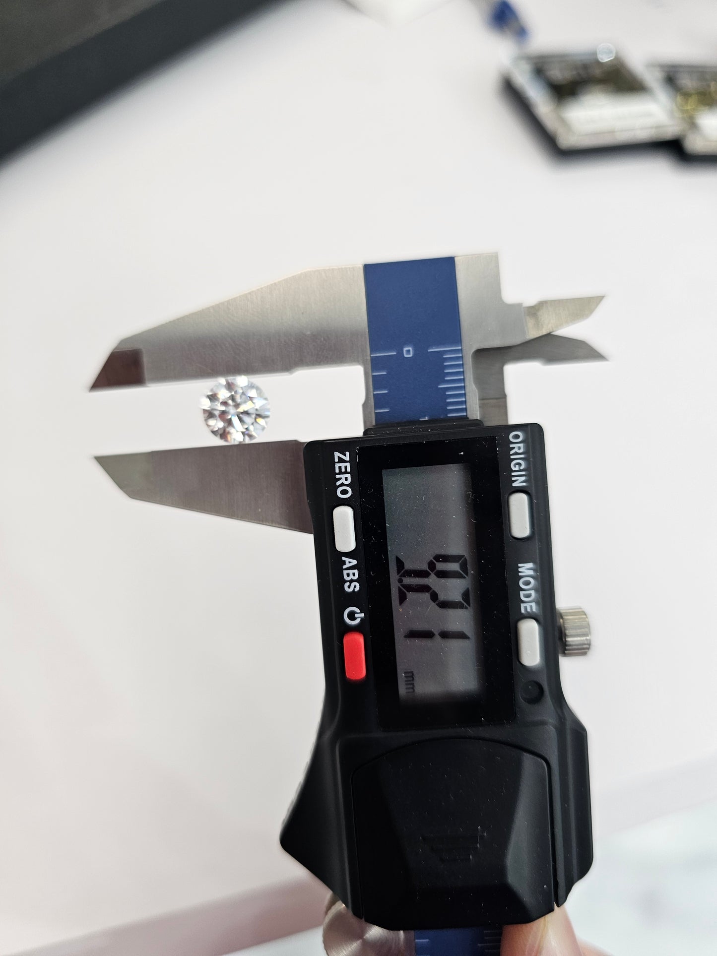 3.08ct E VS1 Lab Made Round Diamond