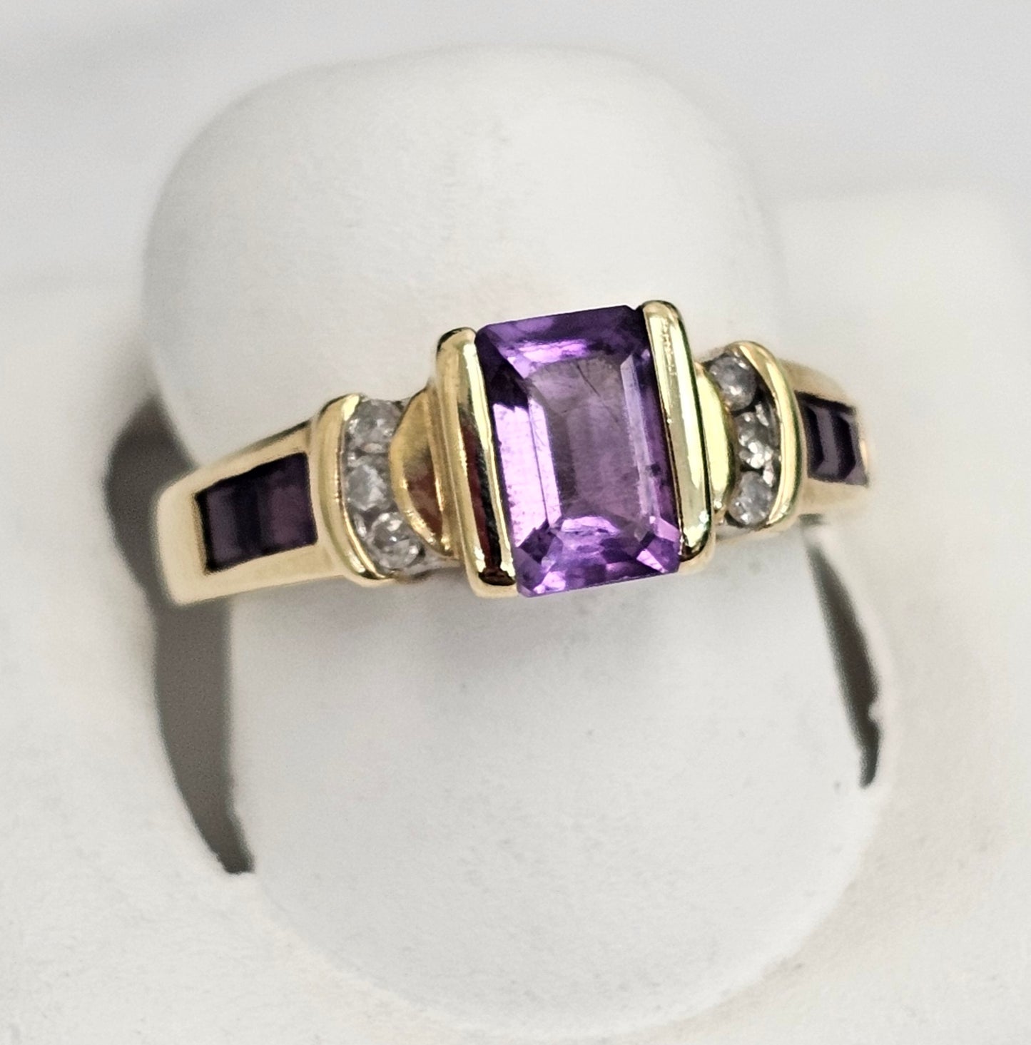 10kt Gold Emerald Cut Purple Gemstone Ring