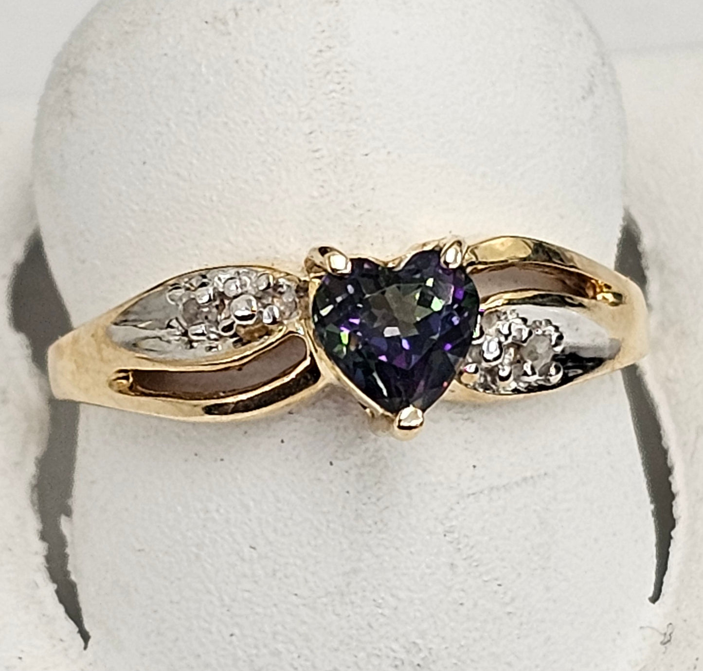 10kt Gold Heart Gemstone Ring