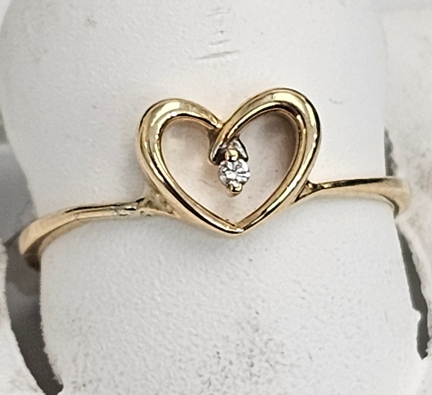 14kt Diamond Heart Ring