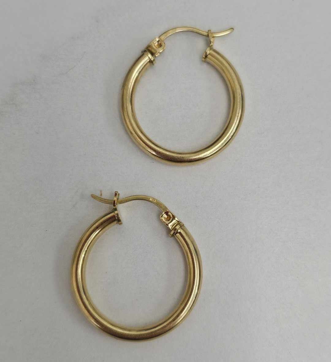10kt Gold Classic Hoop Earrings
