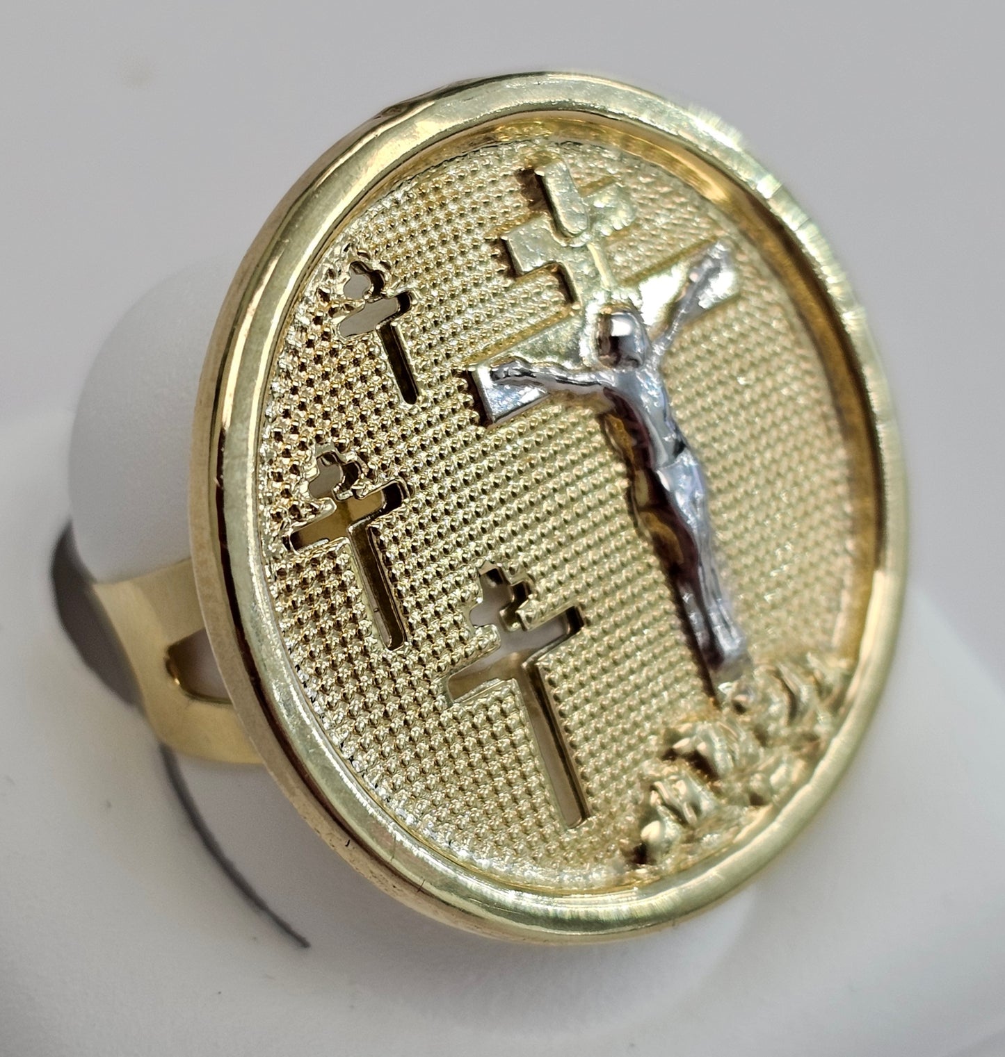 Gold Circle Cross Ring