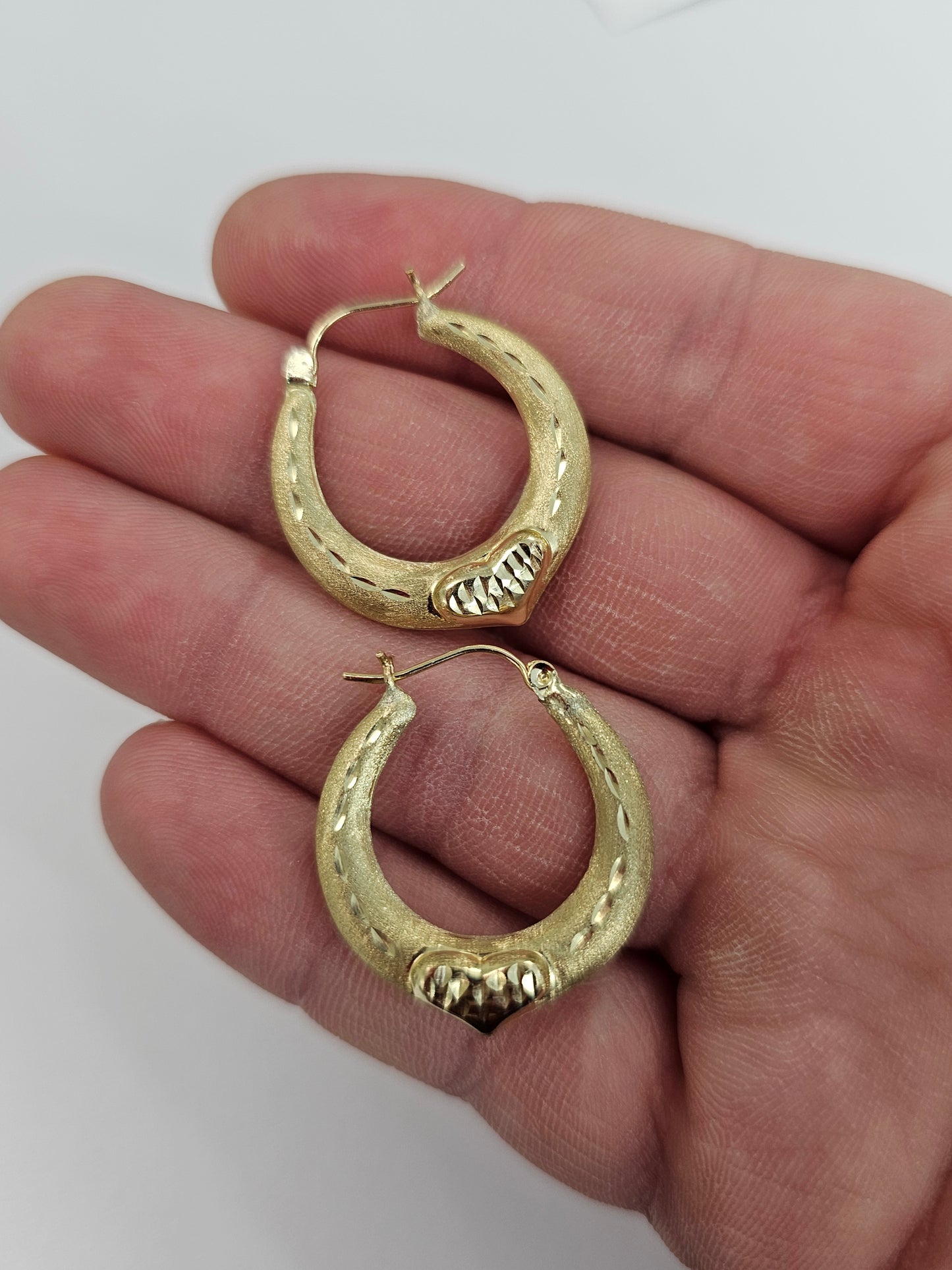 10kt Gold Heart Design Hoop Earrings