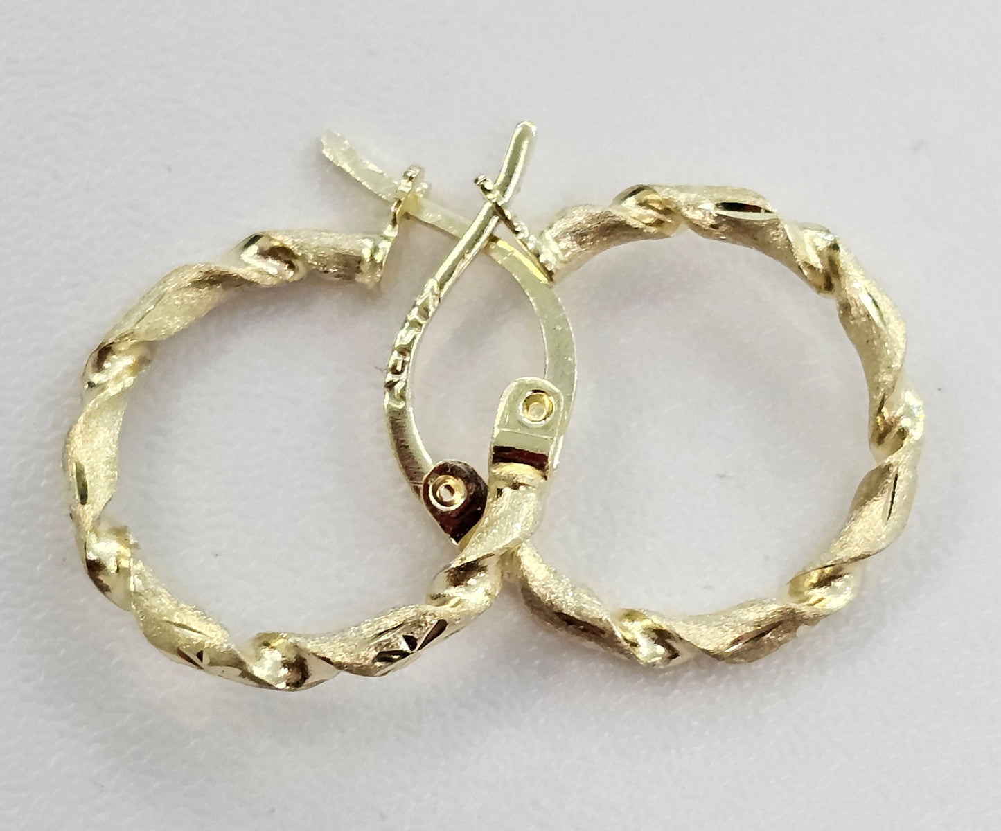 10kt Gold Kids Twist Hoop Earrings