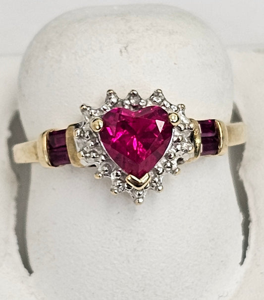 10kt Gold Red Heart Gemstone Ring
