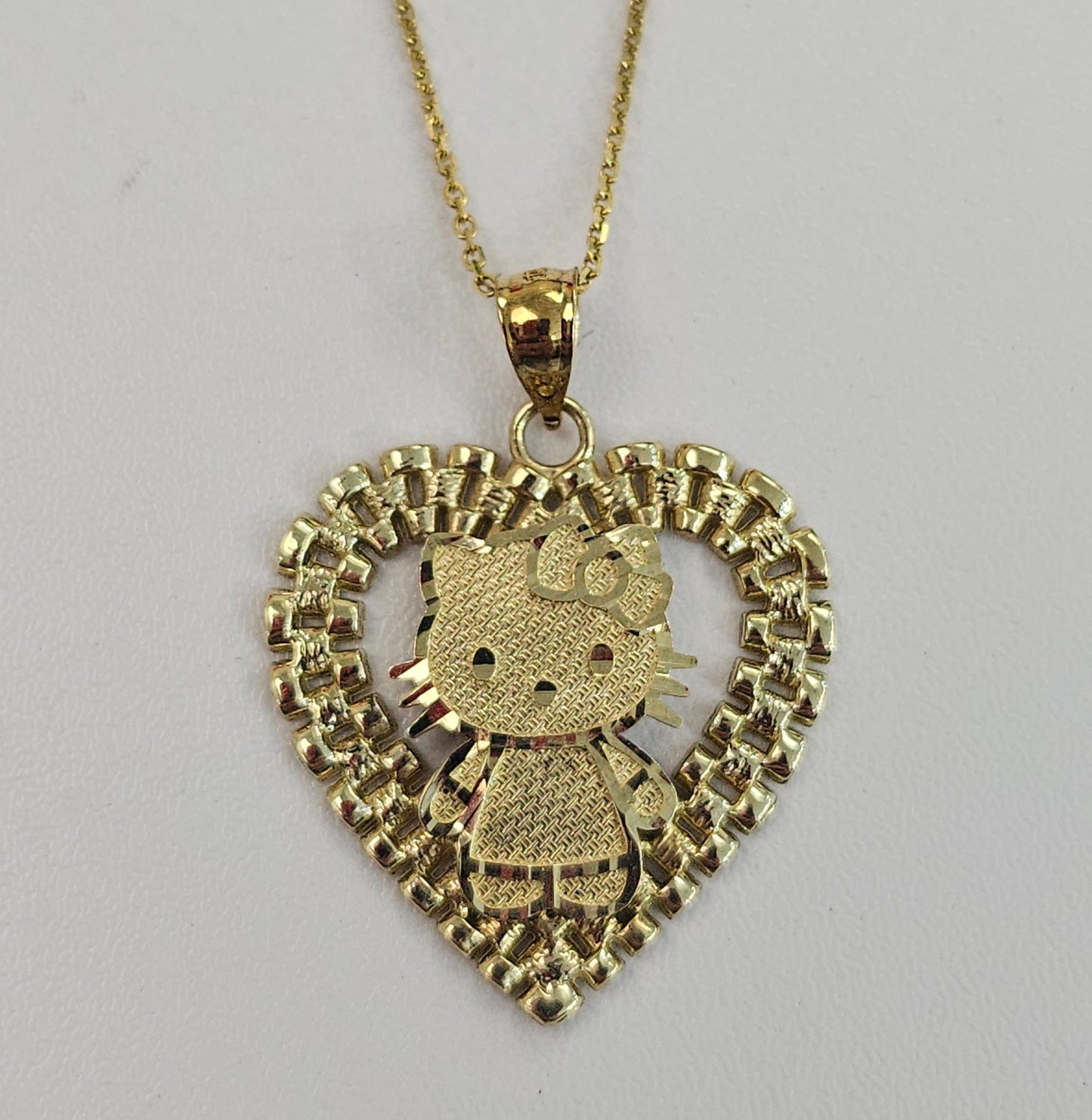 10kt Gold Heart Kitty Necklace With Watch Border