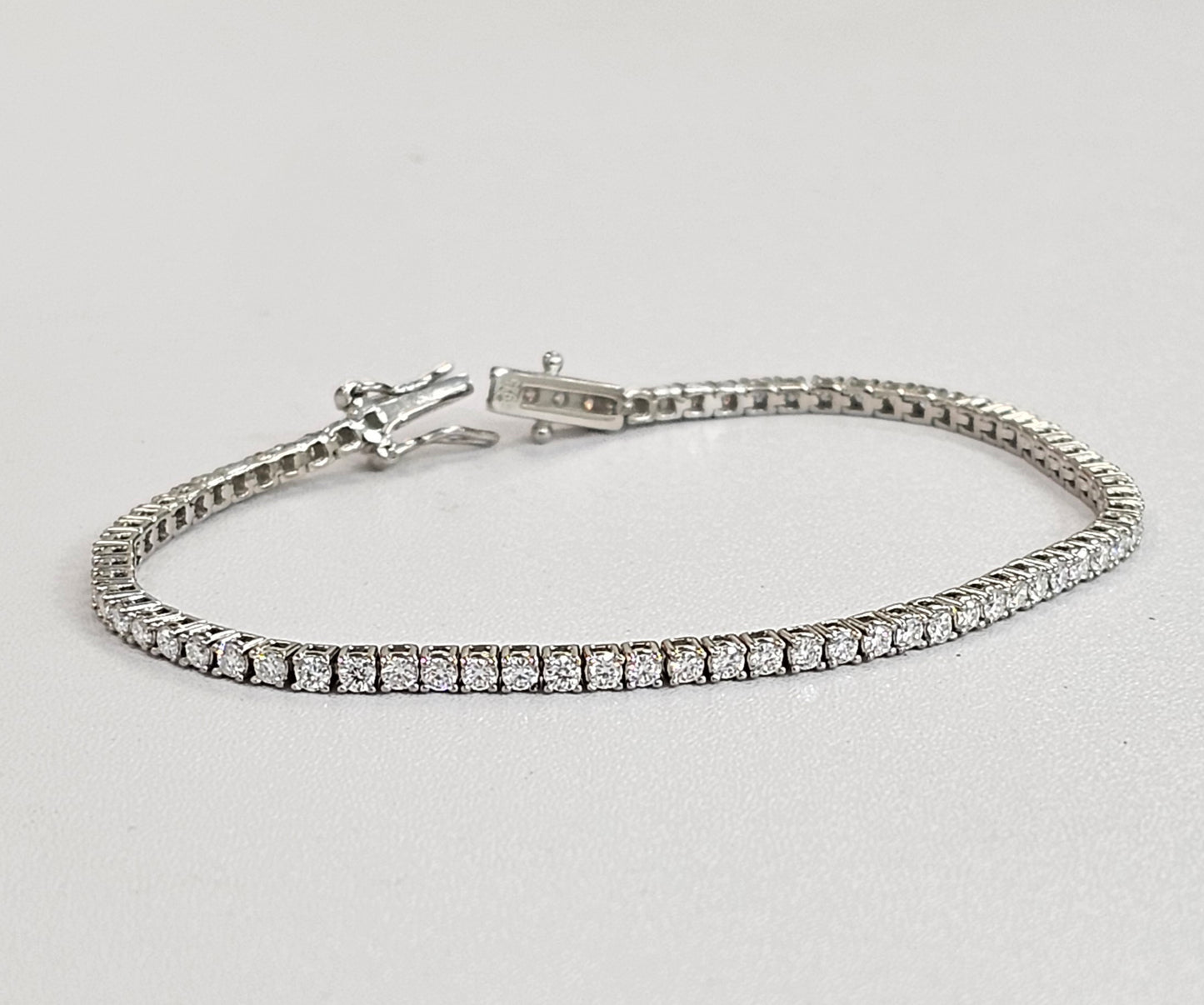 Silver VVS 2.19cttw Moissanite Tennis Bracelet