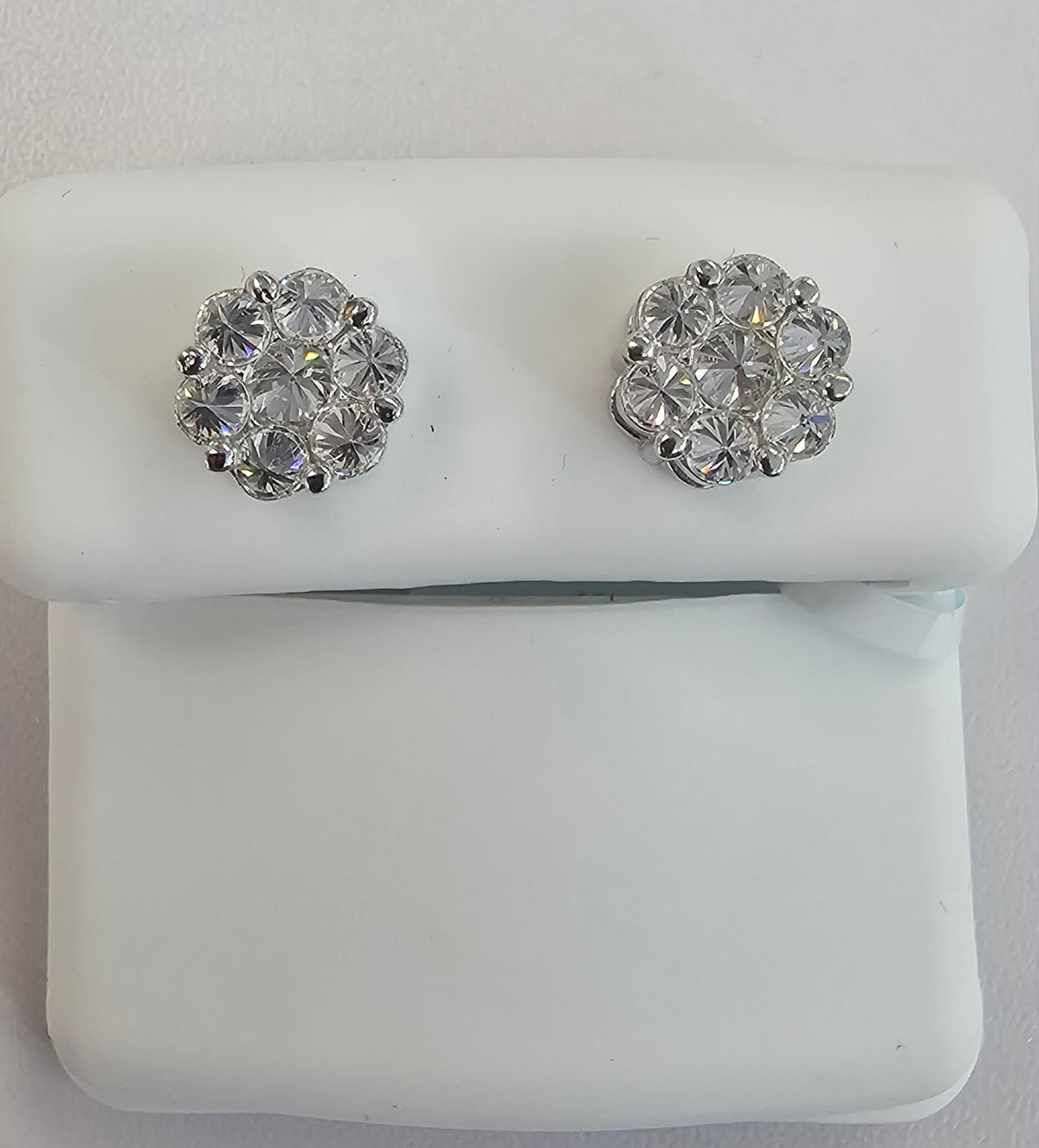 Cluster Reverse Setting Round Earrings with 1.22cttw VVS Moissanite Stones
