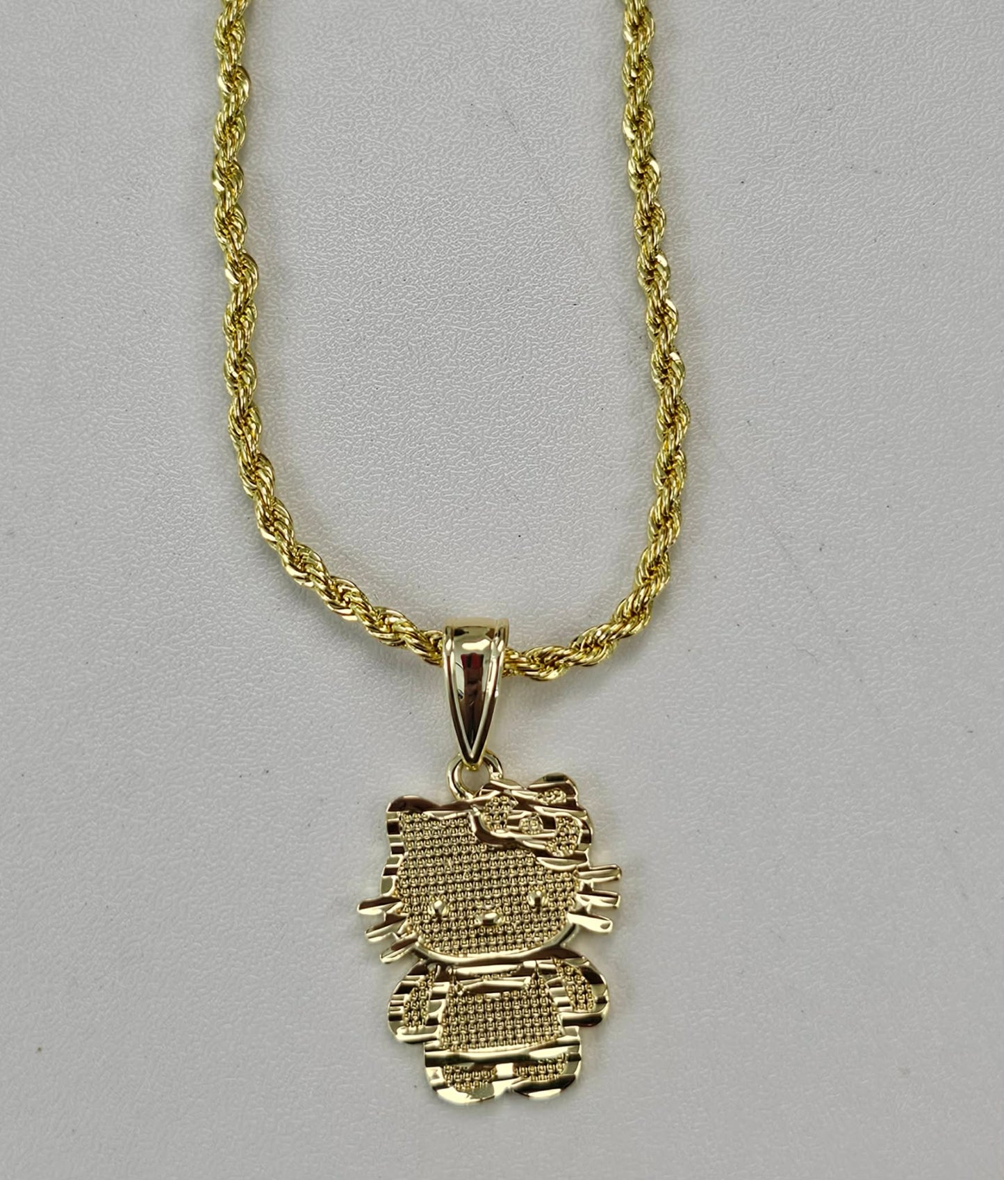 Kitty Pendant With Necklace